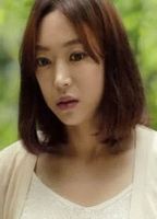 Si Hyeon nude scenes profile