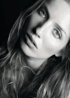 Annabelle Wallis's Image